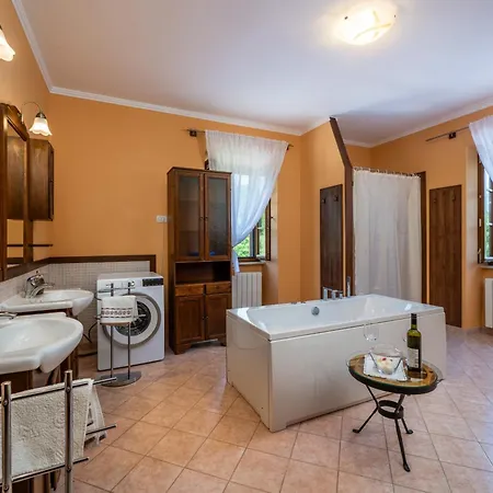Activity And Familiy Milena With Heated Pool *