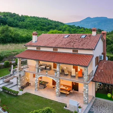 Activity And Familiy Milena With Heated Pool * Kršan