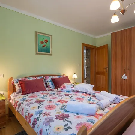 Activity And Familiy Milena With Heated Pool * Krsan