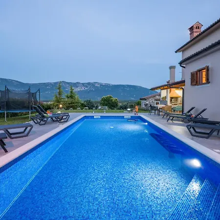 Activity And Familiy Milena With Heated Pool *