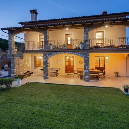 Activity And Familiy Milena With Heated Pool *