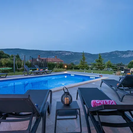 Activity And Familiy Milena With Heated Pool * Krsan