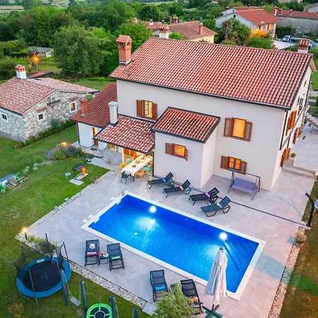 Villa Activity And Familiy Milena With Heated Pool *